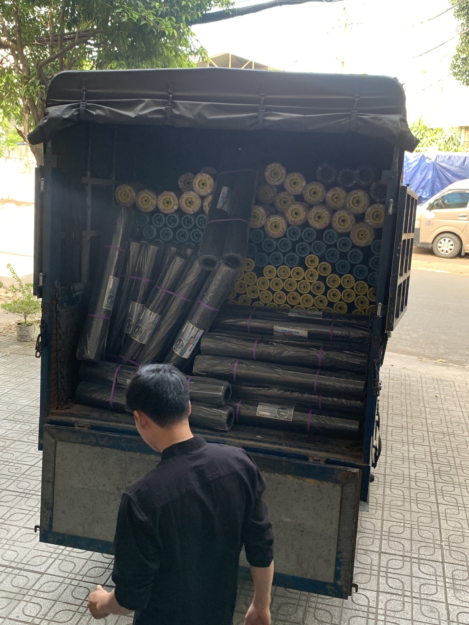 Nilon lót sàn đổ bê tông